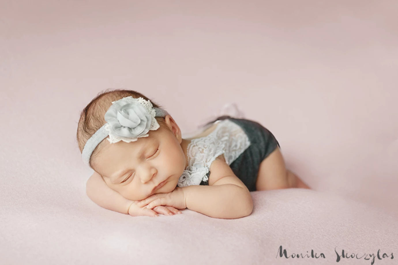 fotograf wroclaw monika-skoczylas portfolio zdjecia noworodkow sesje noworodkowe niemowlę